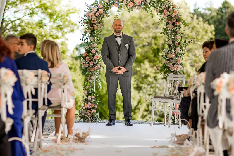 Hoher Darsberg Hochzeit – Brautstrauß über dem Neckar