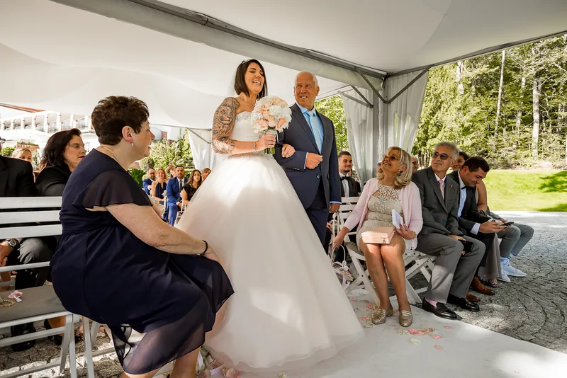 Hochzeit auf dem Hohen Darsberg – Brautpaar mit Blick ins Neckartal