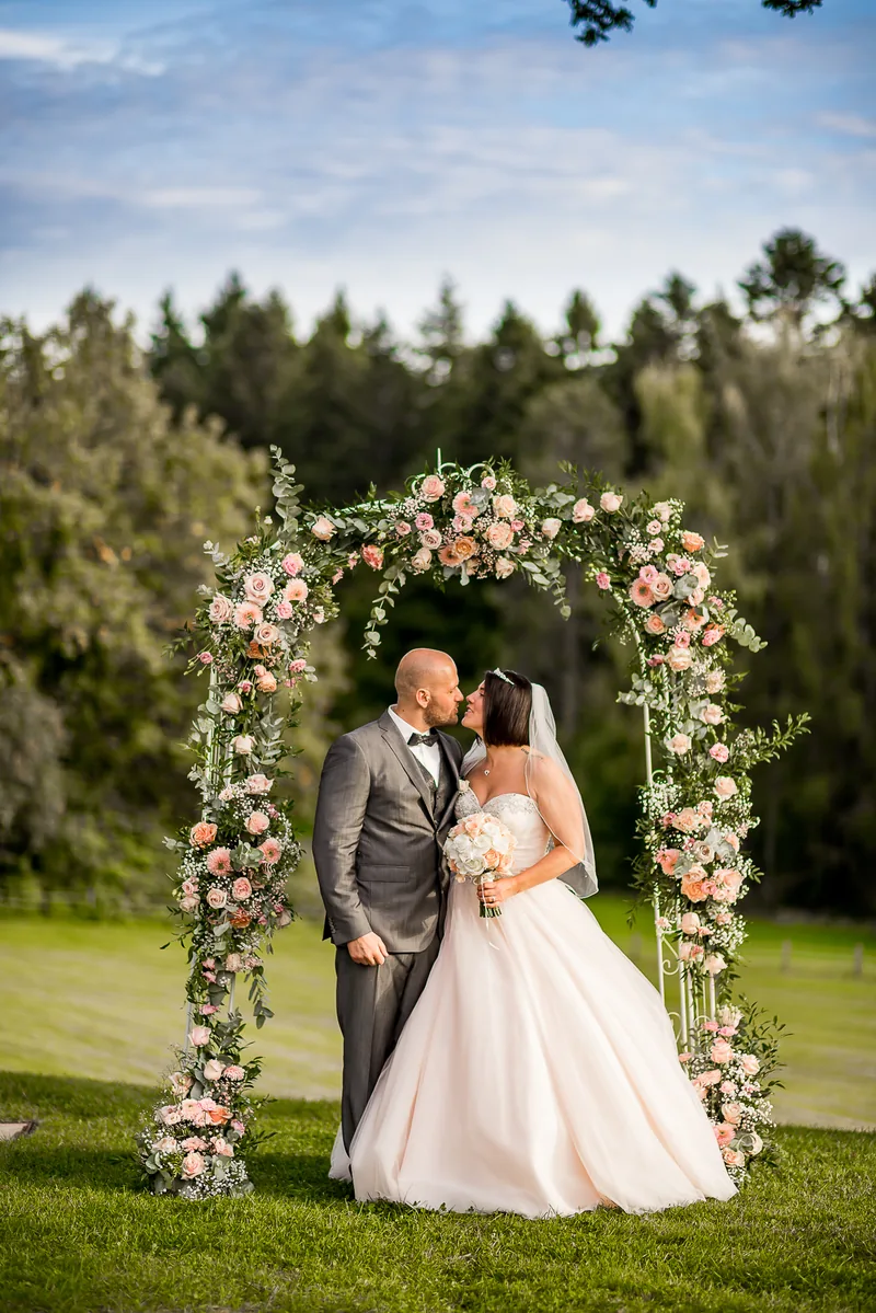 Hochzeit auf dem Hohen Darsberg – Brautpaar mit Blick ins Neckartal