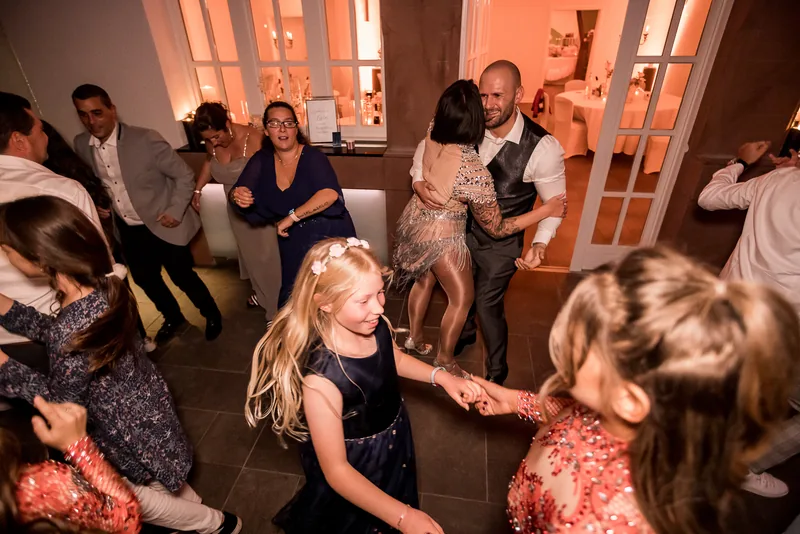 Hochzeit Hoher Darsberg – Brautpaar am Aussichtspavillon