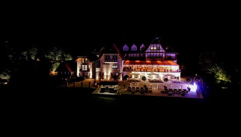 Brautpaar auf dem Hohen Darsberg – Hochzeitsreportage im Neckartal