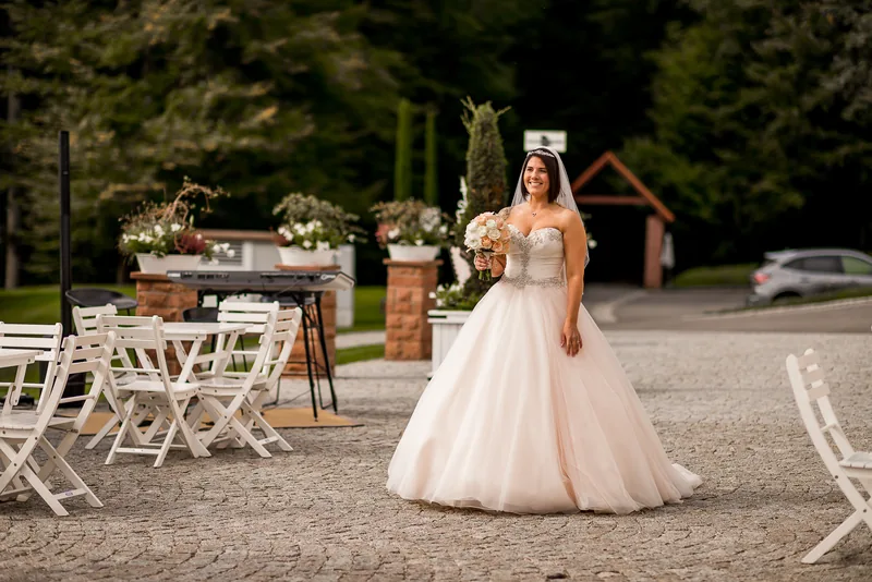 Hoher Darsberg Hochzeit – Brautstrauß über dem Neckar