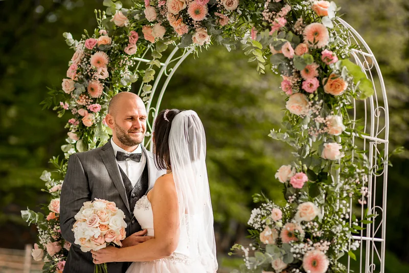 Hoher Darsberg Hochzeit – Brautstrauß über dem Neckar