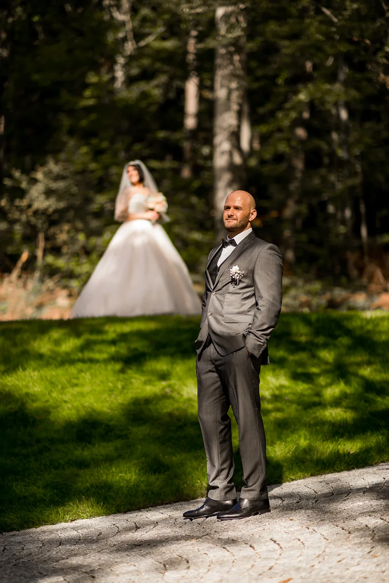 Hochzeit Hoher Darsberg – Brautpaar am Aussichtspavillon