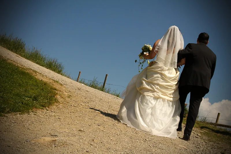 Kitzbühler Alpen – romantischer Hochzeitsmoment vor Alpenkulisse