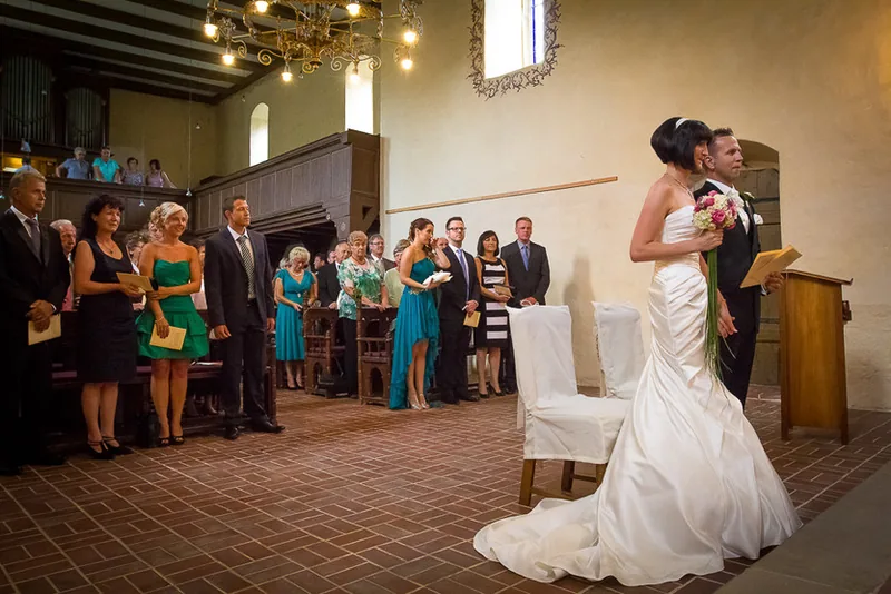 Hochzeit Blankenburg Harz – Brautpaar vor dem Schlosshotel