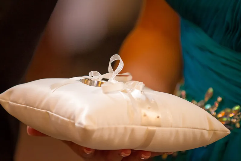 Hochzeit im Schlosshotel Blankenburg im Harz – Brautpaar im Schlosspark