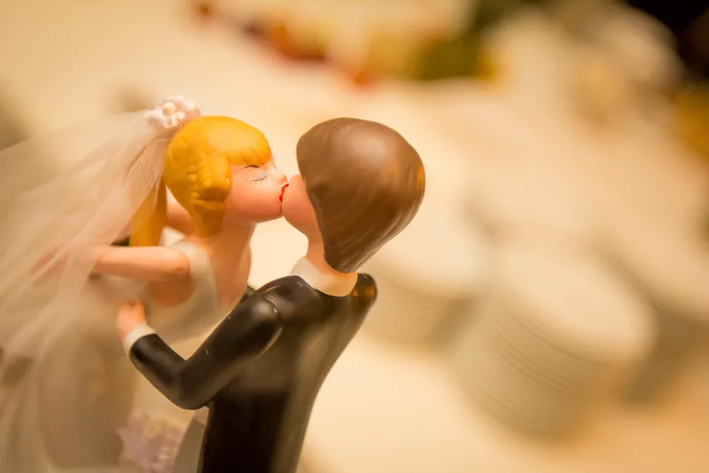 Blankenburg Hochzeit – Brautpaar im Park vor dem großen Schloss